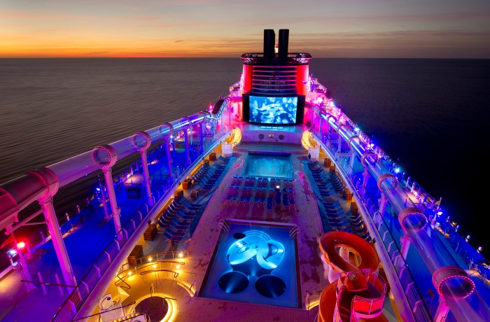 Cruise entertainment ships critic cruisecritic